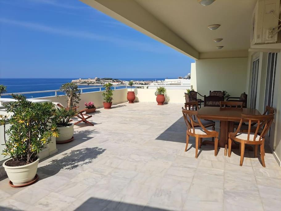 Seaview Flora'S Luxury Apartment-300Meters From The Beach Rethymno  Ngoại thất bức ảnh