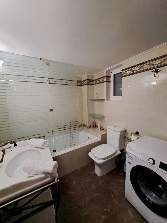 Seaview Flora'S Luxury Apartment-300Meters From The Beach Rethymno  Ngoại thất bức ảnh