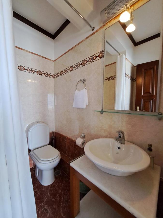Seaview Flora'S Luxury Apartment-300Meters From The Beach Rethymno  Ngoại thất bức ảnh
