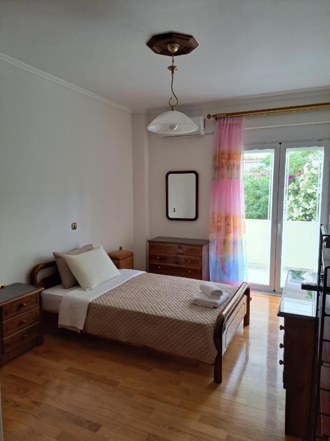Seaview Flora'S Luxury Apartment-300Meters From The Beach Rethymno  Ngoại thất bức ảnh