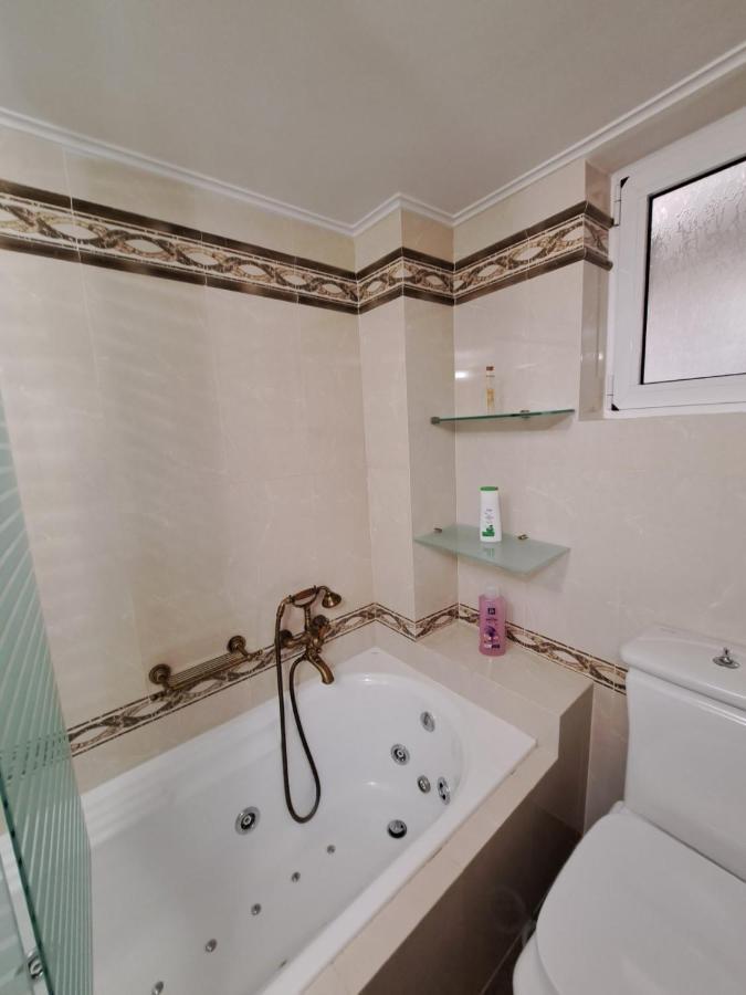 Seaview Flora'S Luxury Apartment-300Meters From The Beach Rethymno  Ngoại thất bức ảnh