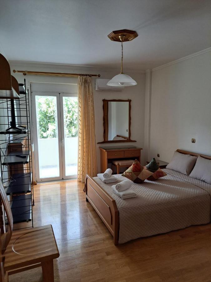 Seaview Flora'S Luxury Apartment-300Meters From The Beach Rethymno  Ngoại thất bức ảnh